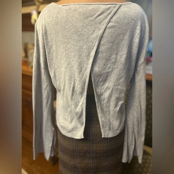 Y2K BCBG Open Back Crop Sweater Top - Picture 1 of 5